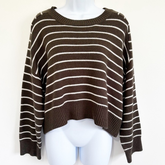 T Tahari Sweaters - T TAHARI Sweater Brown and White Stripes Long Sleeve Large